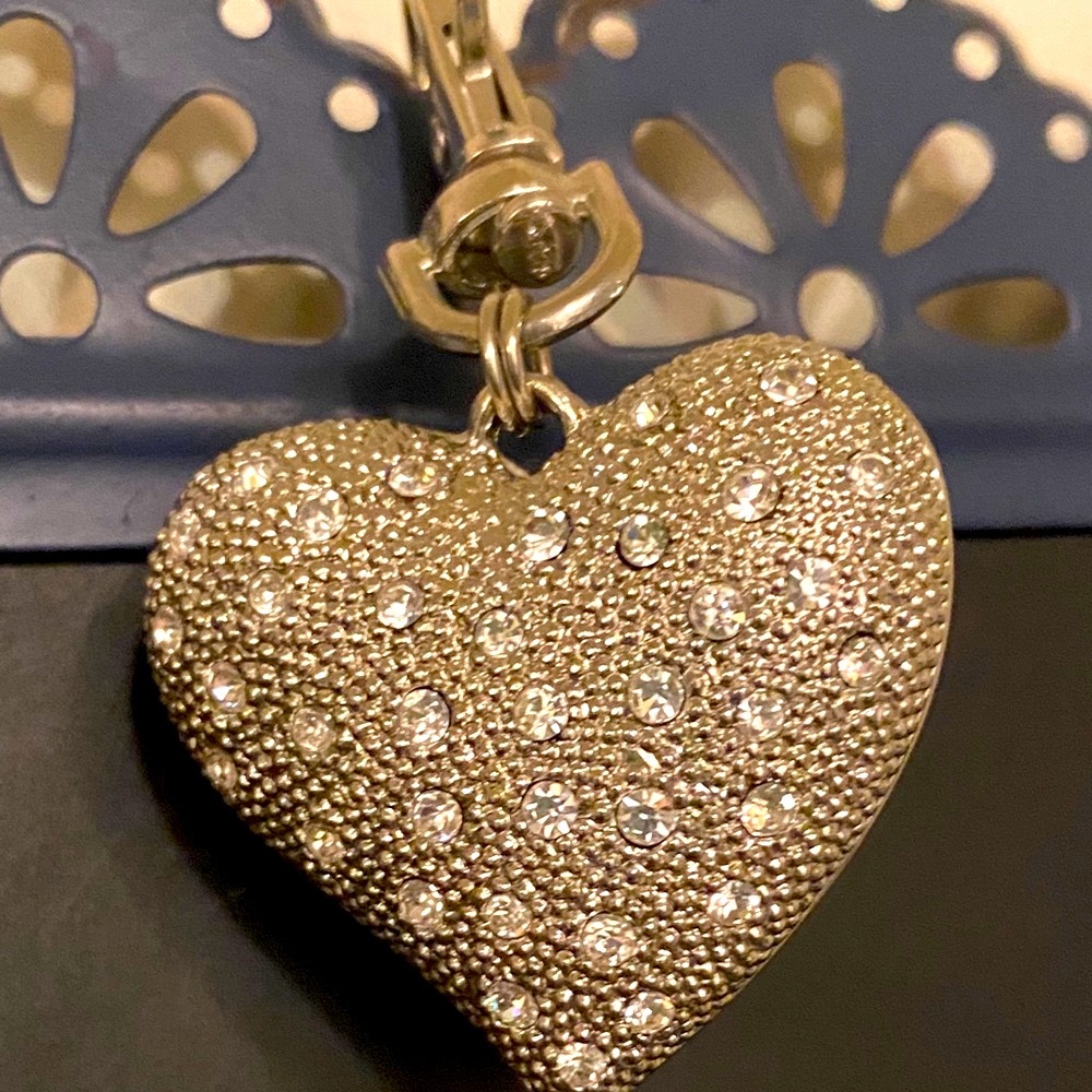 ♥️ Chico’s Silver Heart Keychain ♥️